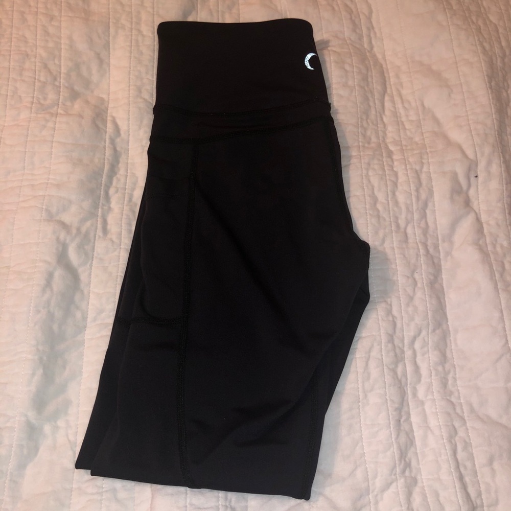 ZYIA Black Pocket Light n Tight Hi-Rise 7/8 24"